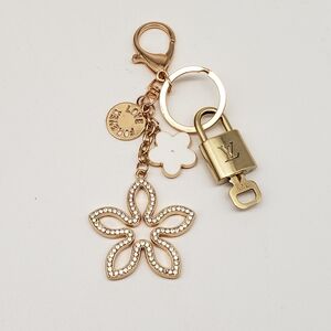 Authentic Louis Vuitton Gold Padlock W/ Unbranded Clover Flower Bag Charm 030326